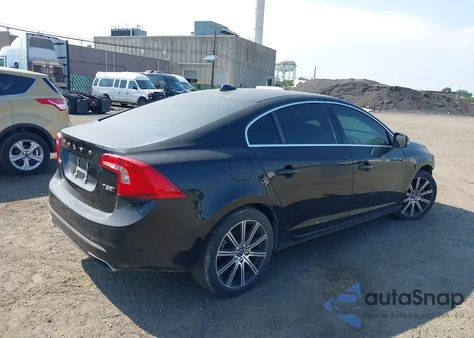 2017 Volvo S60 Inscription T5 из США, поврежденный, VIN LYV402TKXHB136158